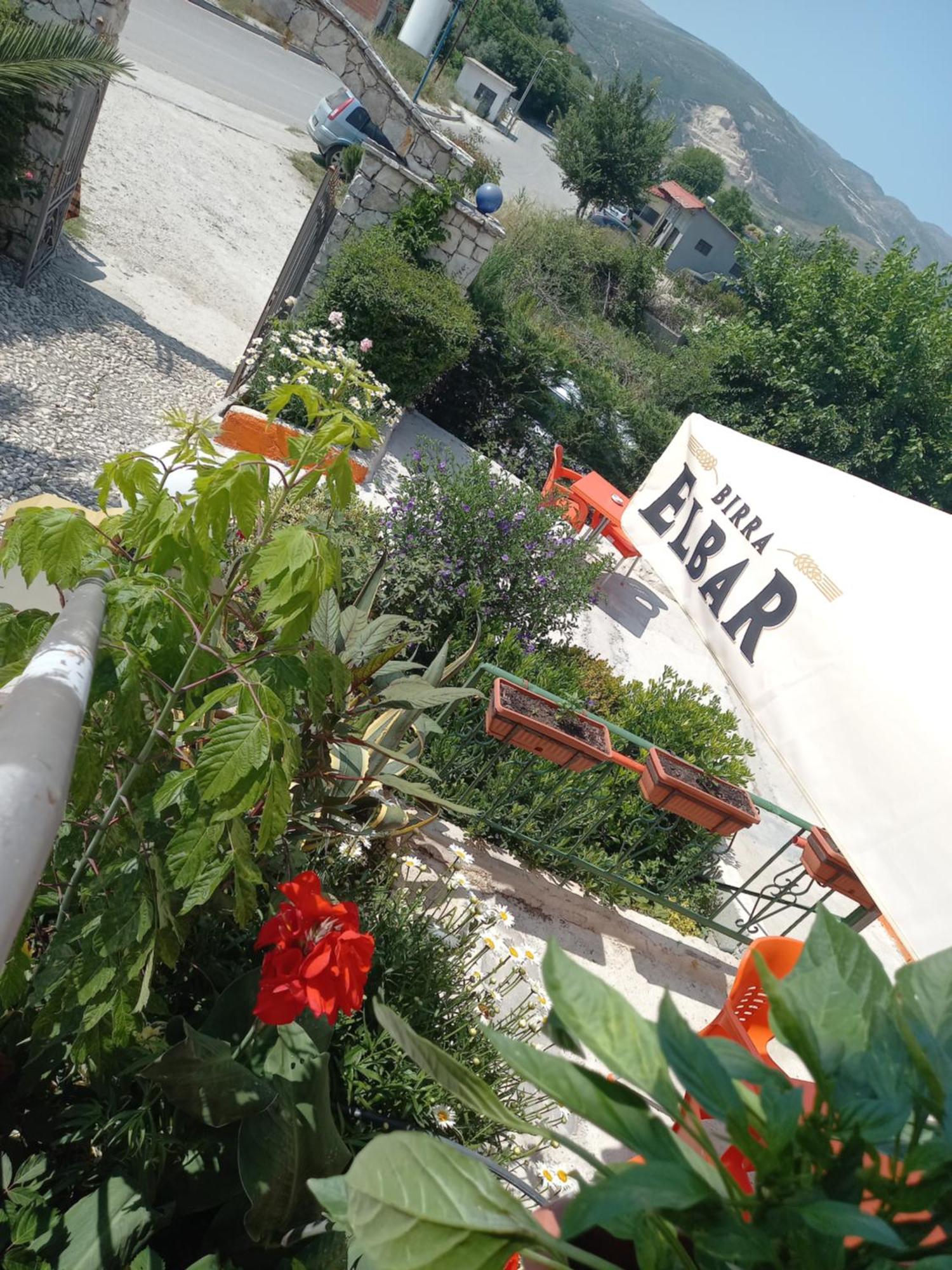 Hotel Bar Restaurant Mete Peshkepi Exterior photo