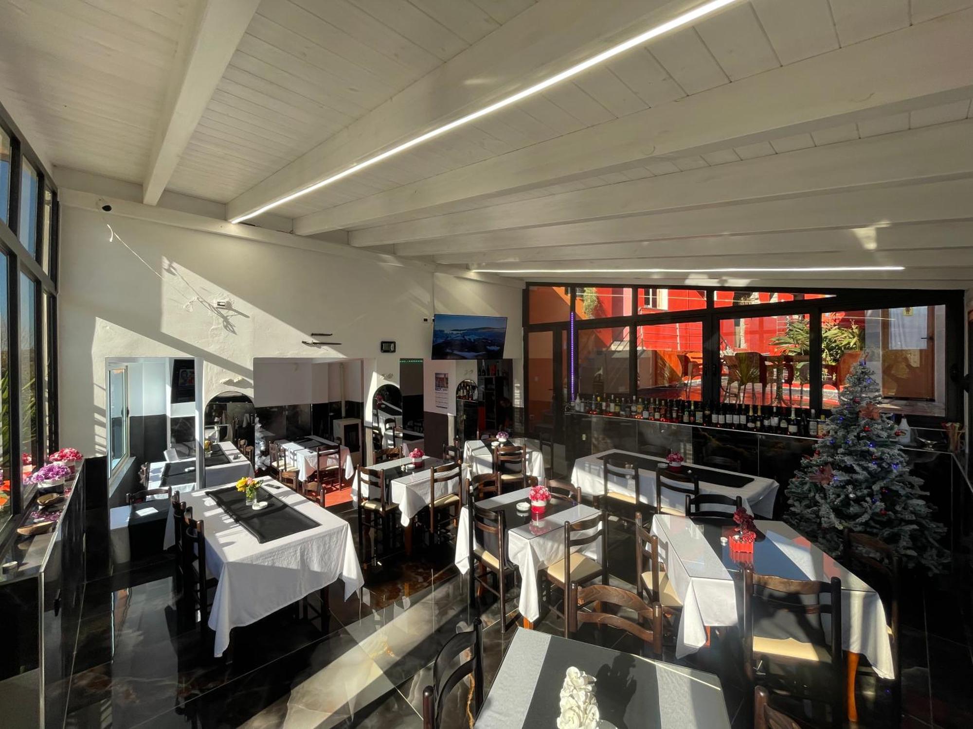 Hotel Bar Restaurant Mete Peshkepi Exterior photo